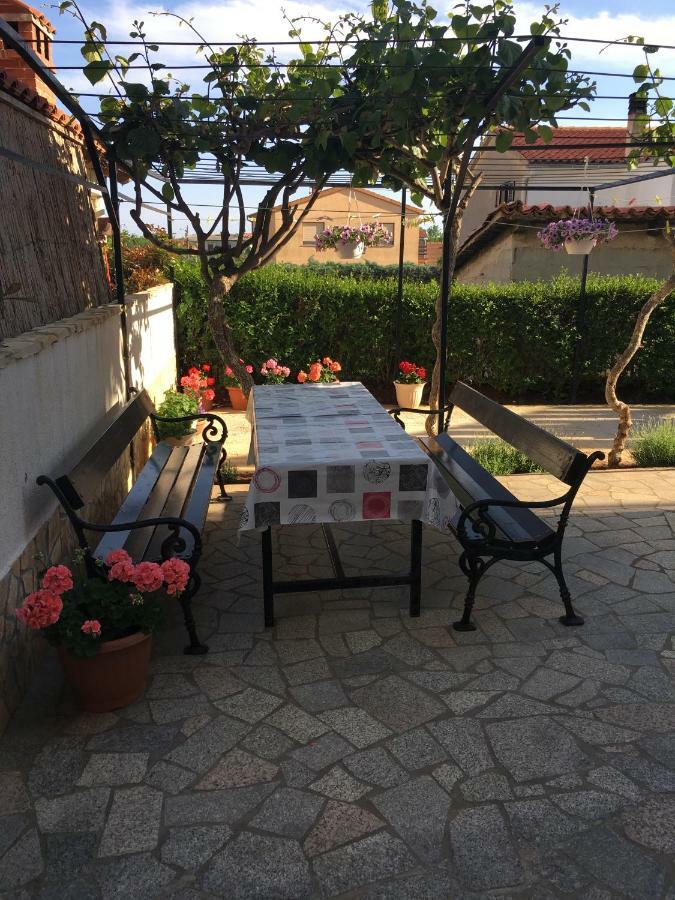 梅杜林 E & E酒店 外观 照片